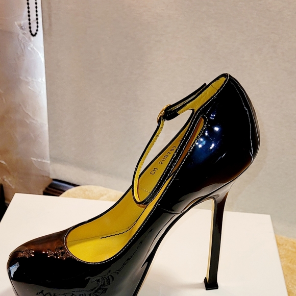 YVES SAINT LAUTENT (YSL) Ankle Strap Pump, Black & Yellow Patent shoe, size 37 - Picture 13 of 17